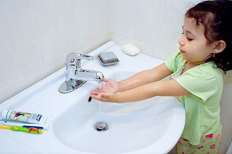 niños de 3 a 5 años aseados