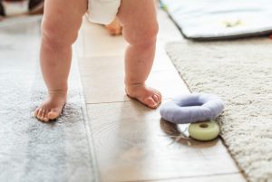 caminar - bebé de 10 a 12 meses