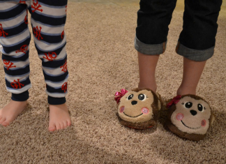 De 2 a 3 Años: «Los pies sirven para enseñar»