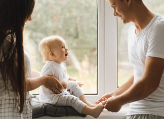 Sordera en bebés: ¿Cómo saber si mi bebé escucha bien?